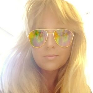 Meet your Posher, Becky